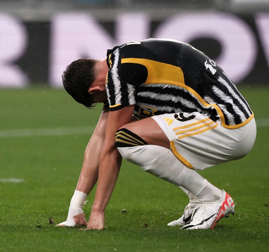 詹姆斯从高 詹姆斯从高